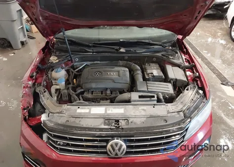 2017 Volkswagen Passat 1.8T R-Line из США, поврежденный, VIN 1VWDT7A32HC071461